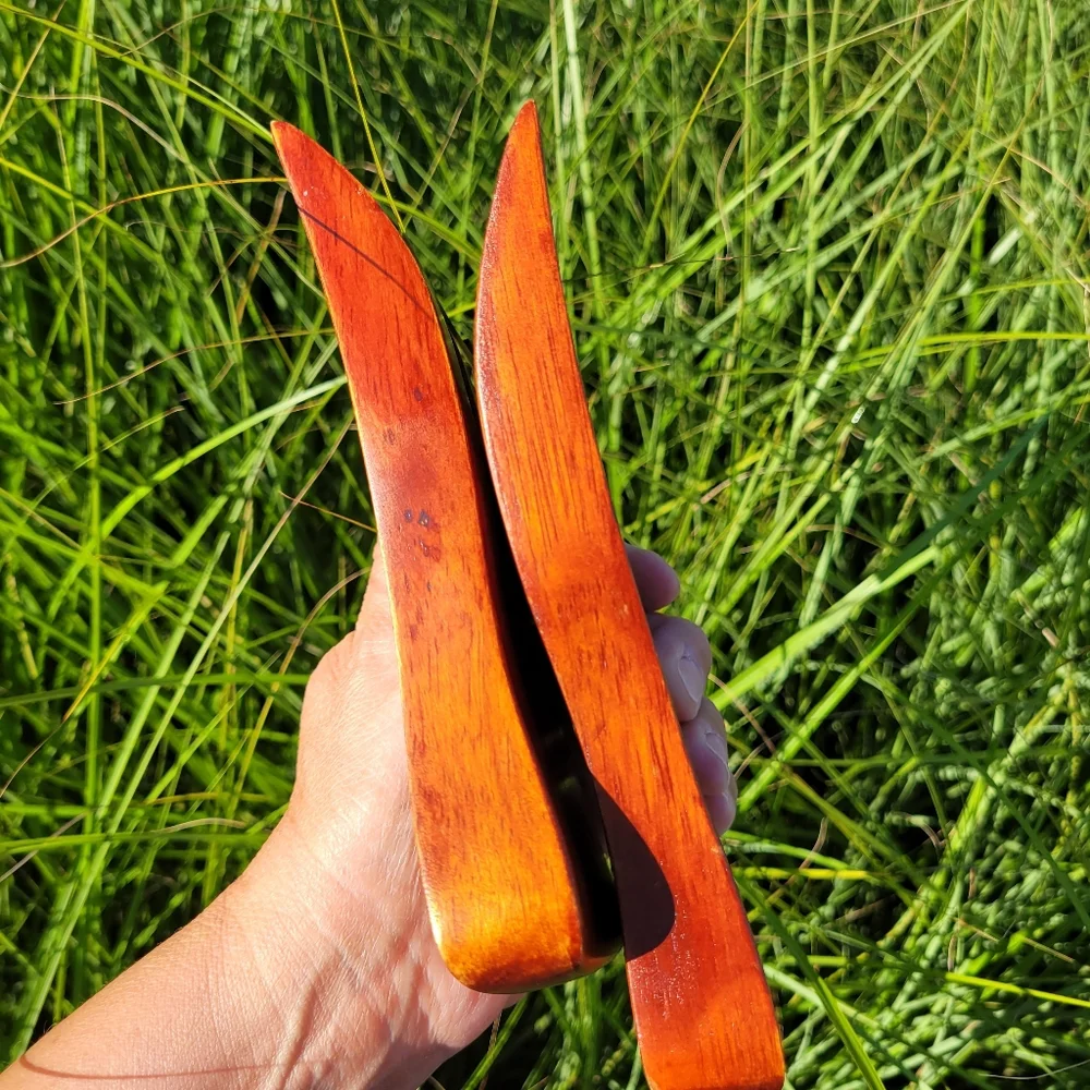 Wood Salad Serving Forks (Teak?) ~ Tropical Tiki Vibe ~ Entertaining ~ Nice!